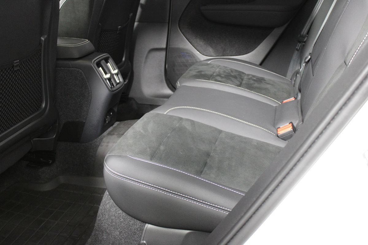 Used 2023 Volvo C40 P8 Recharge Ultimate w/ Protection Package Premier AWD/4WD image 34