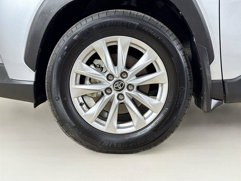 Certified 2025 Toyota Corolla Cross LE w/ Moonroof Package AWD/4WD image 26