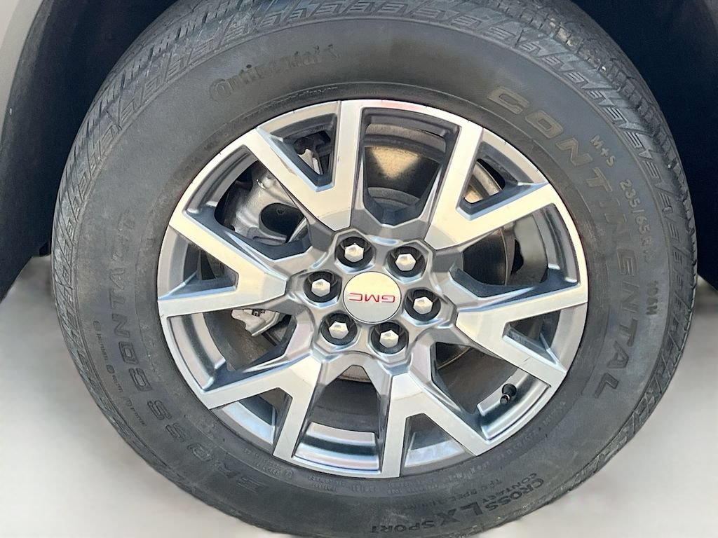 Used 2023 GMC Acadia SLT FWD image 32