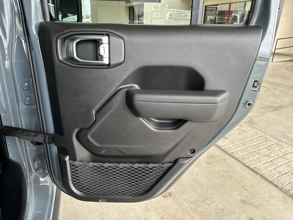 Used 2024 Jeep Wrangler Unlimited Rubicon w/ Safety Group image 31