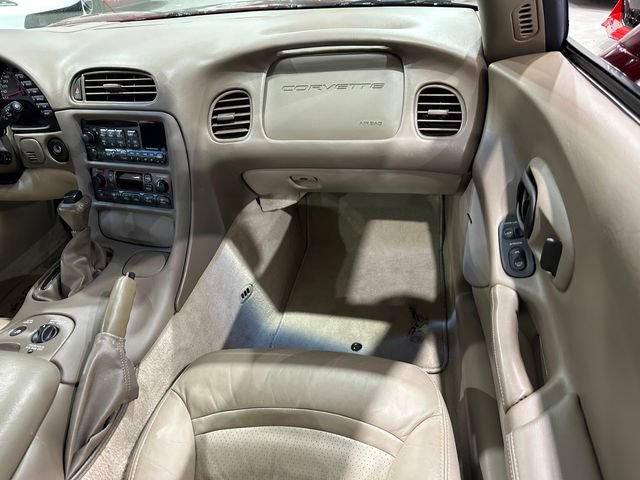 Used 2003 Chevrolet Corvette Coupe w/ Preferred Equipment Group RWD image 32