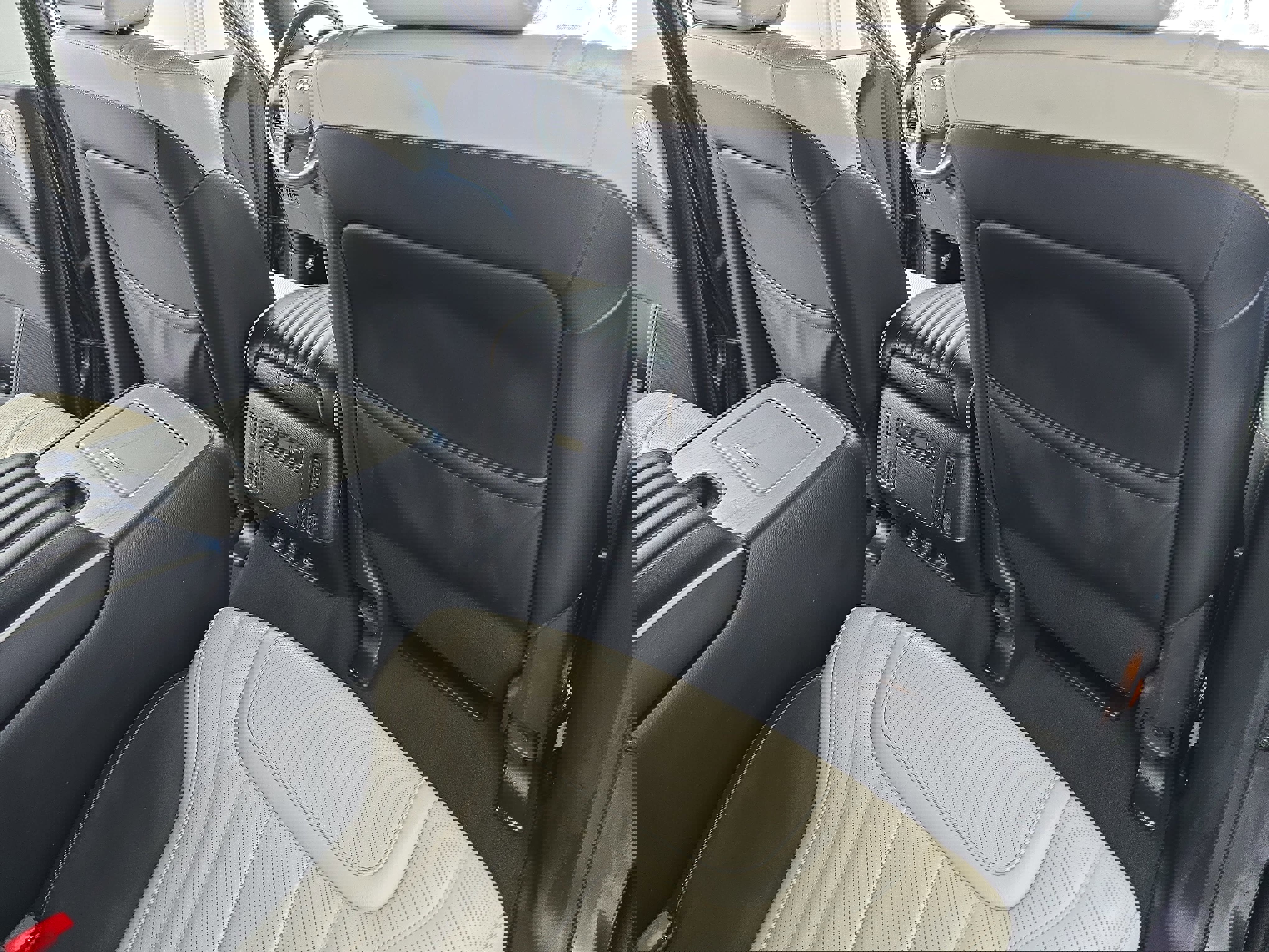 Used 2020 INFINITI QX80 Limited w/ All-Season Package image 11