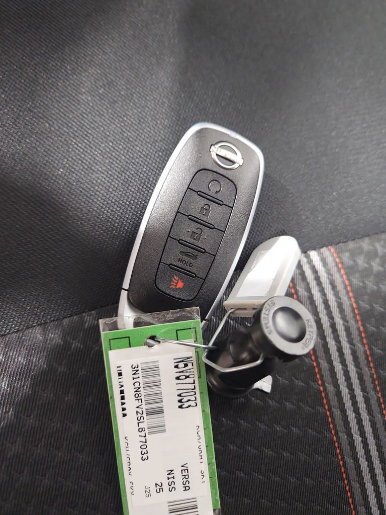 New 2025 Nissan Versa SR w/ Trunk Package FWD image 27