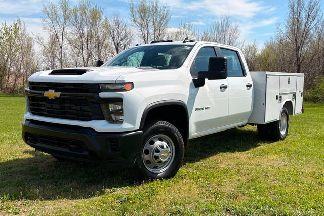 Used 2025 Chevrolet Silverado 3500 W/T AWD/4WD image 1