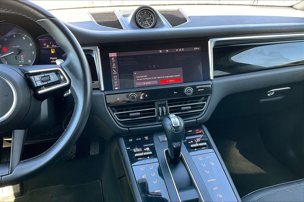 Used 2022 Porsche Macan image 9