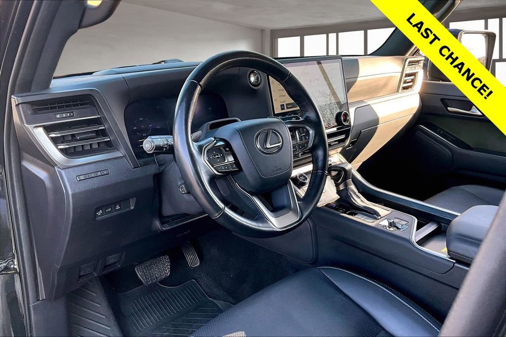 Used 2024 Lexus GX 550 550 Overtrail image 14