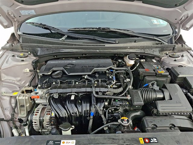 Certified 2023 Hyundai Elantra Limited w/ Preferred Accessory Package image 27