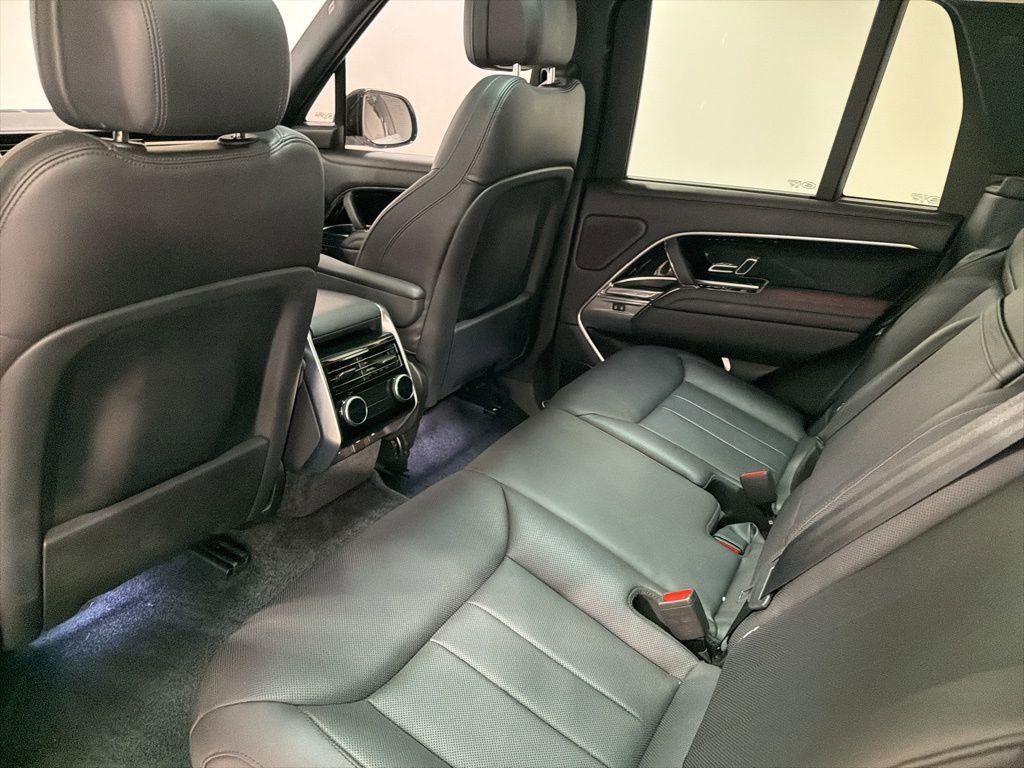 Used 2022 Land Rover Range Rover SE image 21