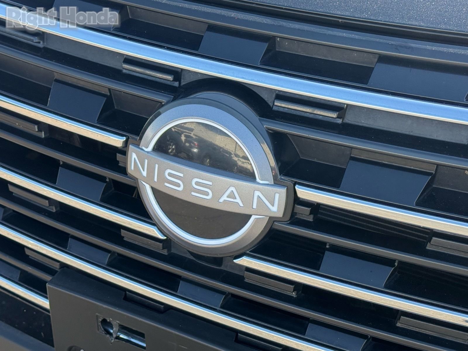 Used 2024 Nissan Rogue S image 33