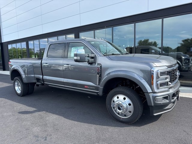 New 2025 Ford F450 Platinum w/ Platinum Plus Package