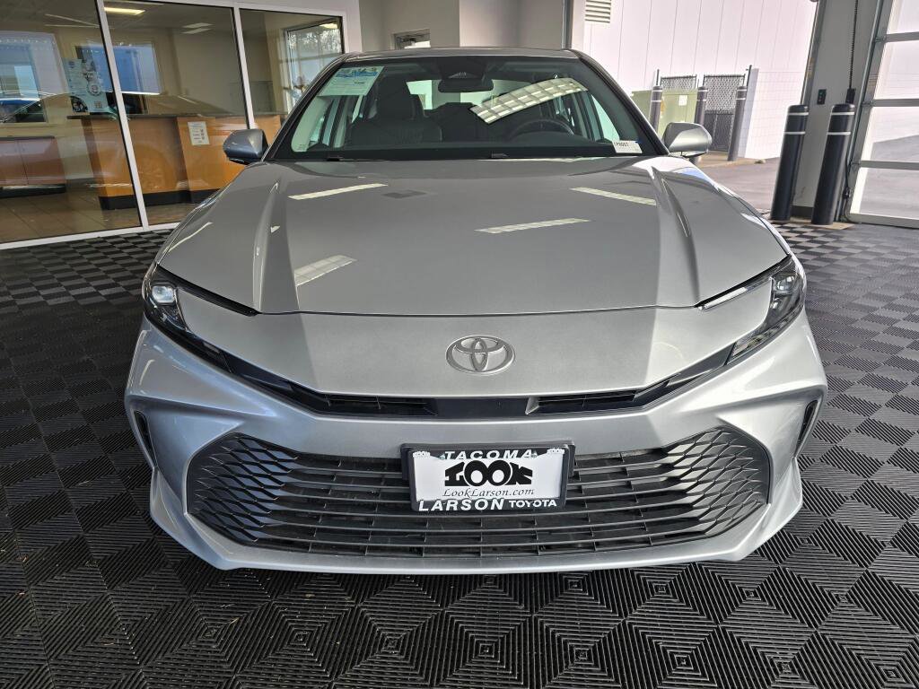 Used 2026 Toyota Camry LE image 8