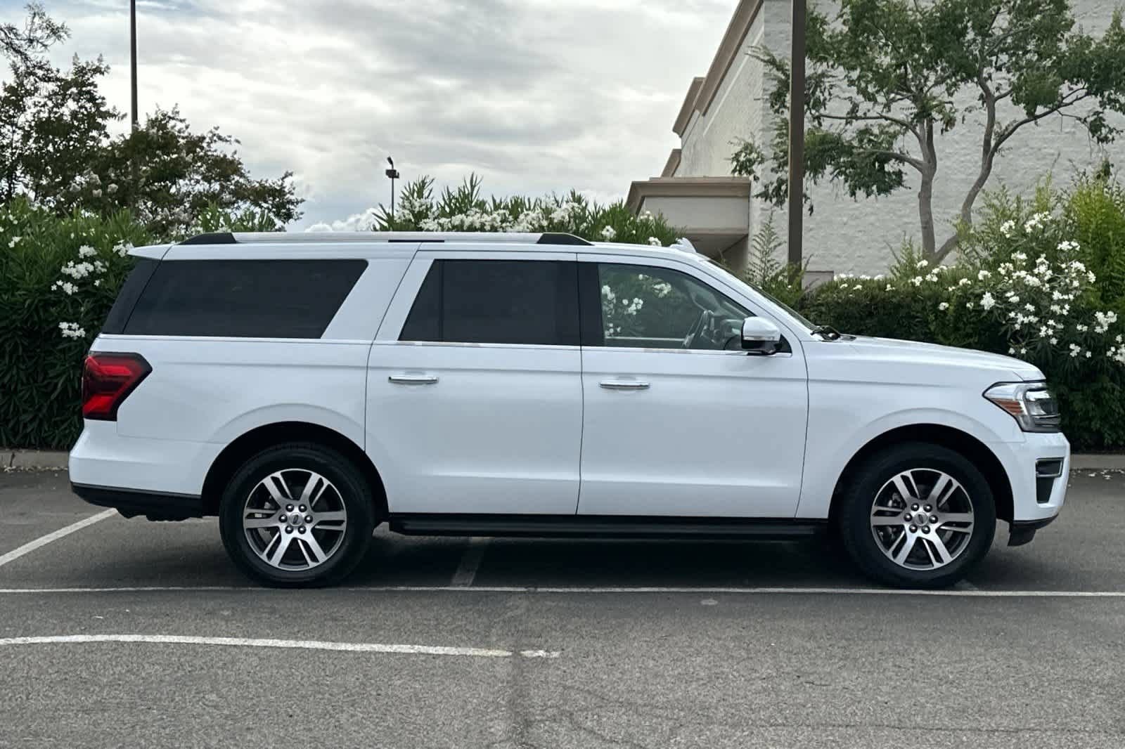 Certified 2023 Ford Expedition Max Limited AWD/4WD image 9