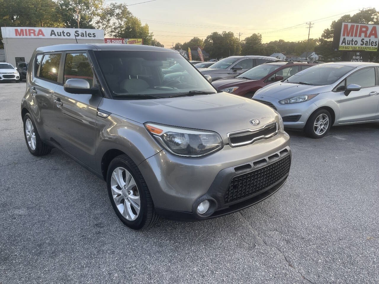 Used 2016 Kia Soul + FWD image 2