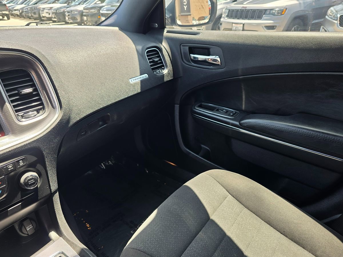 Used 2013 Dodge Charger SXT RWD image 39