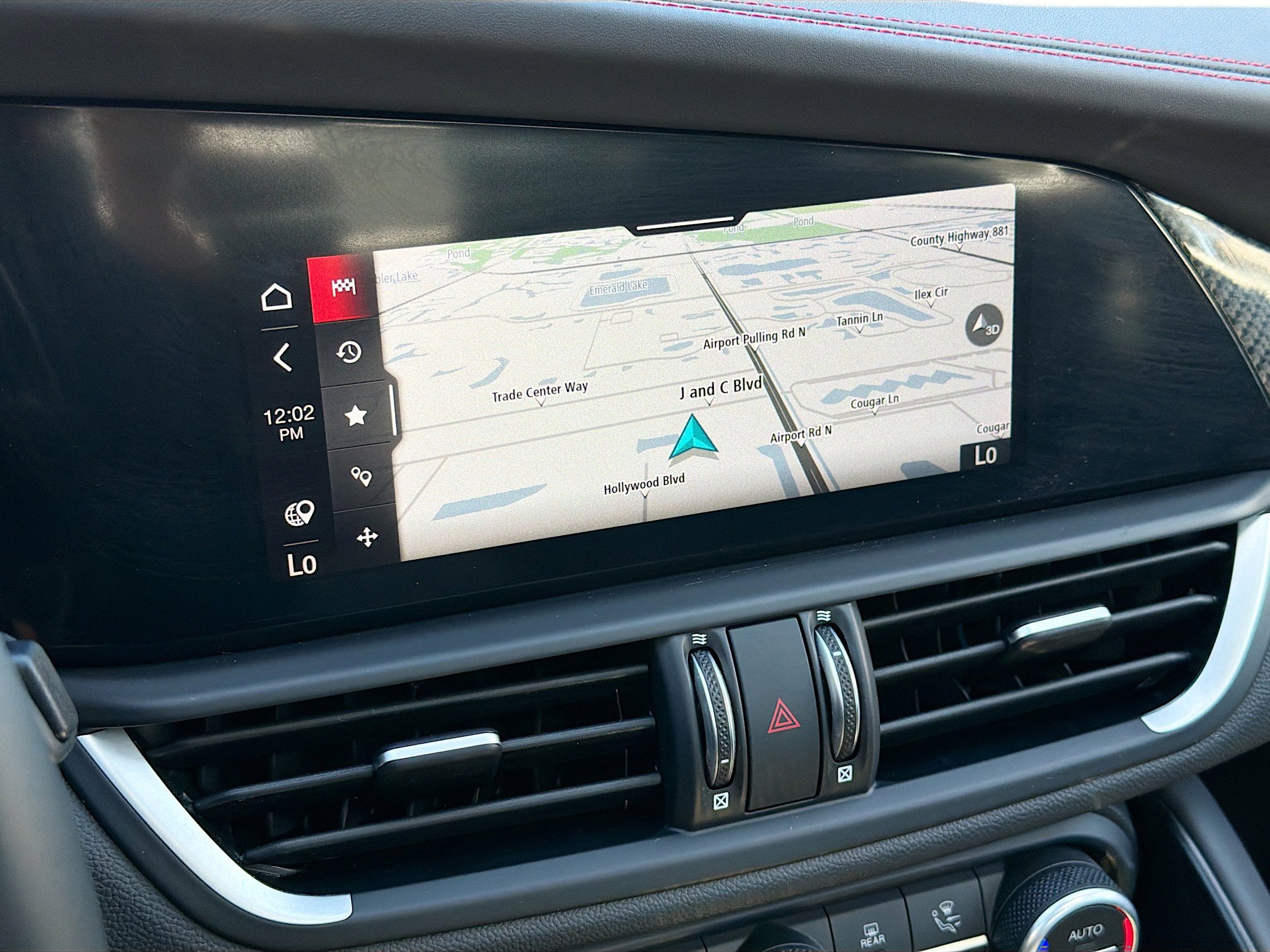 Used 2023 Alfa Romeo Giulia Estrema image 32