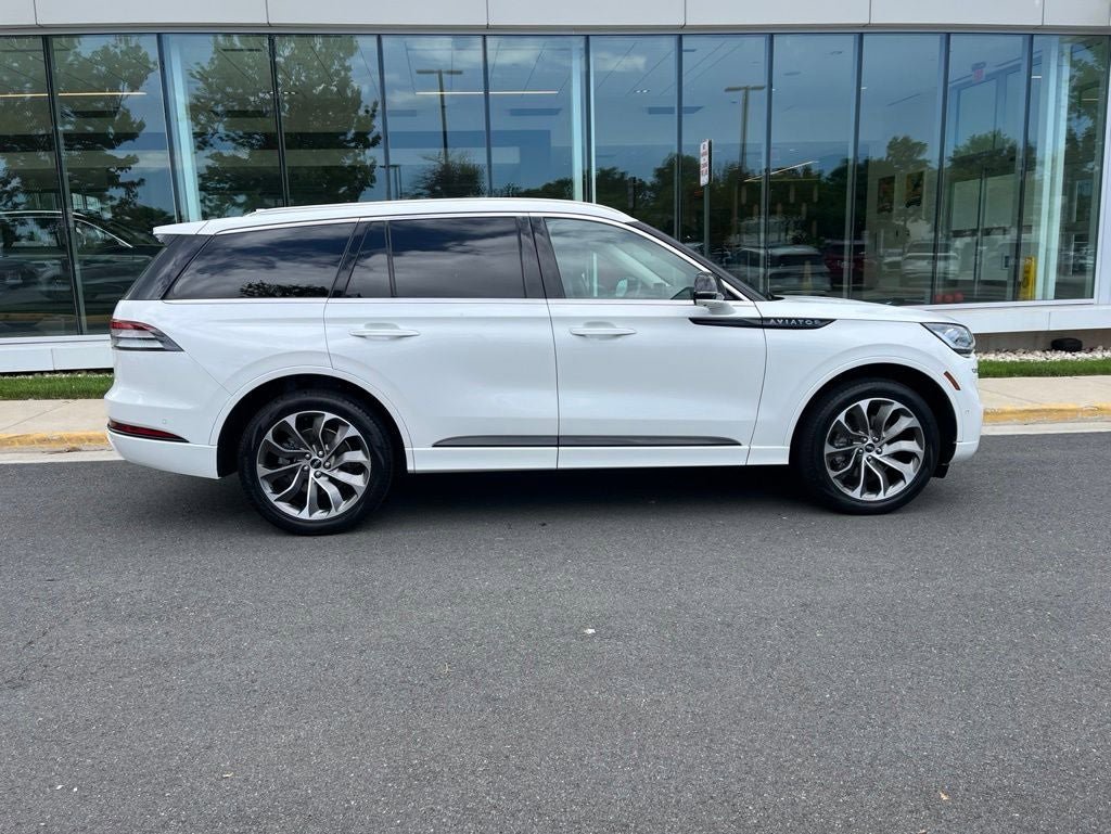 Used 2023 Lincoln Aviator Grand Touring w/ Equipment Group 301A AWD/4WD image 10