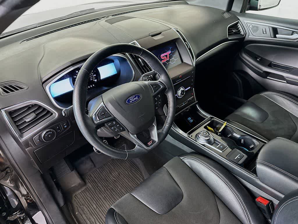 Certified 2019 Ford Edge ST w/ Convenience Package image 2