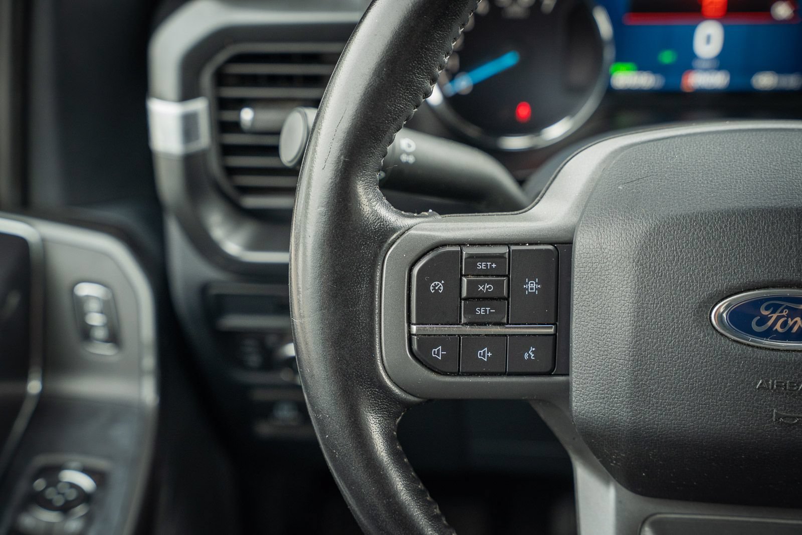Certified 2022 Ford F150 XLT w/ Equipment Group 301A Mid AWD/4WD image 31