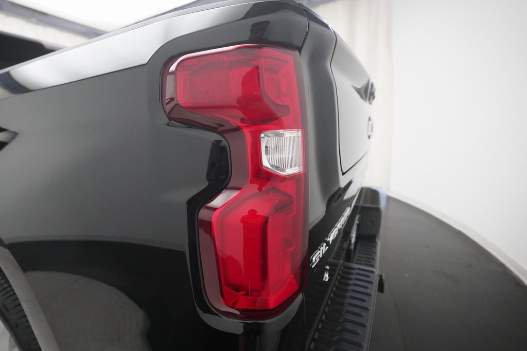 Used 2024 Chevrolet Silverado 1500 High Country image 32