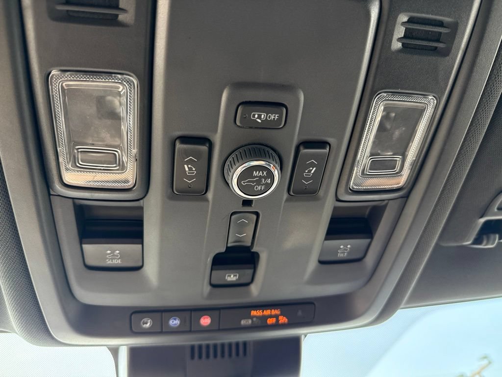 Used 2025 Chevrolet Tahoe High Country AWD/4WD image 44
