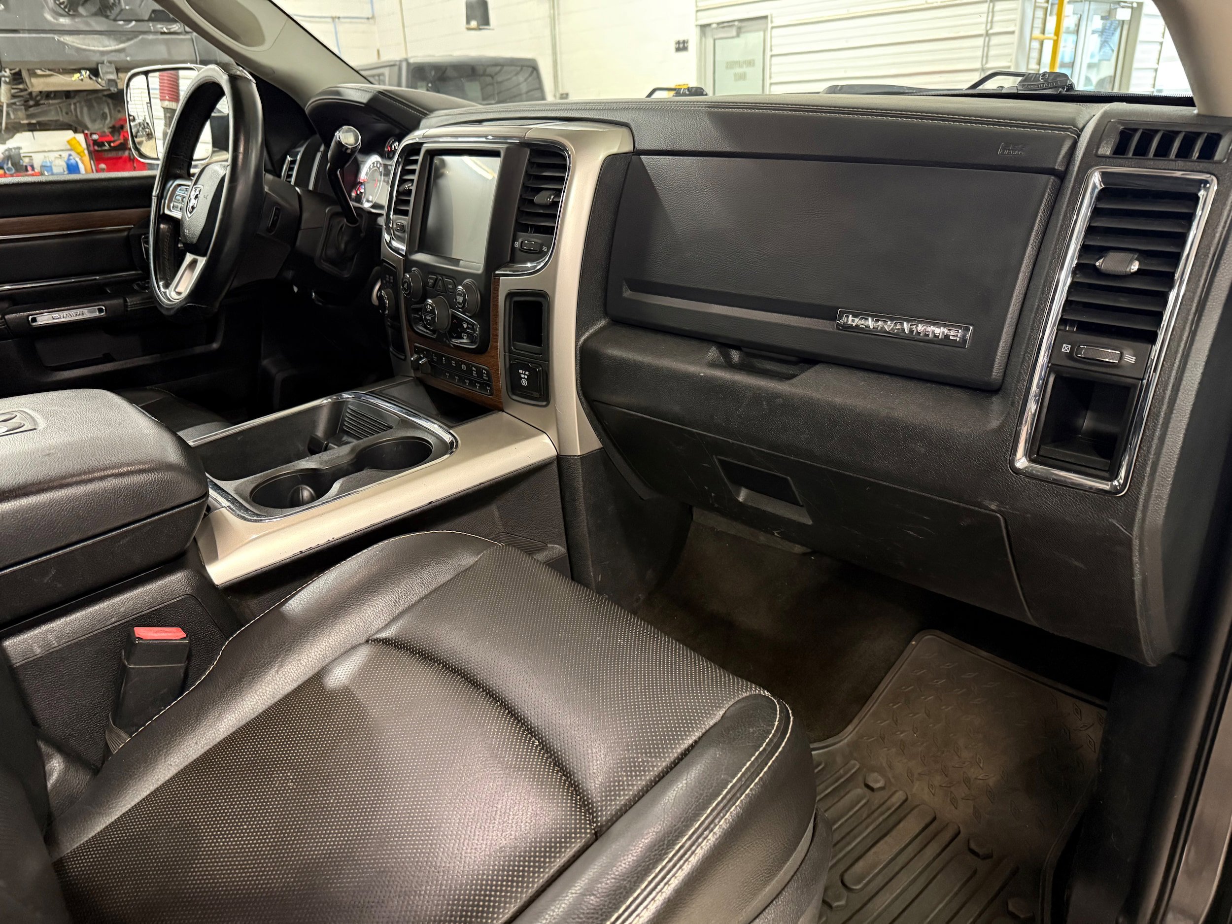 Used 2016 RAM 2500 Laramie AWD/4WD image 8