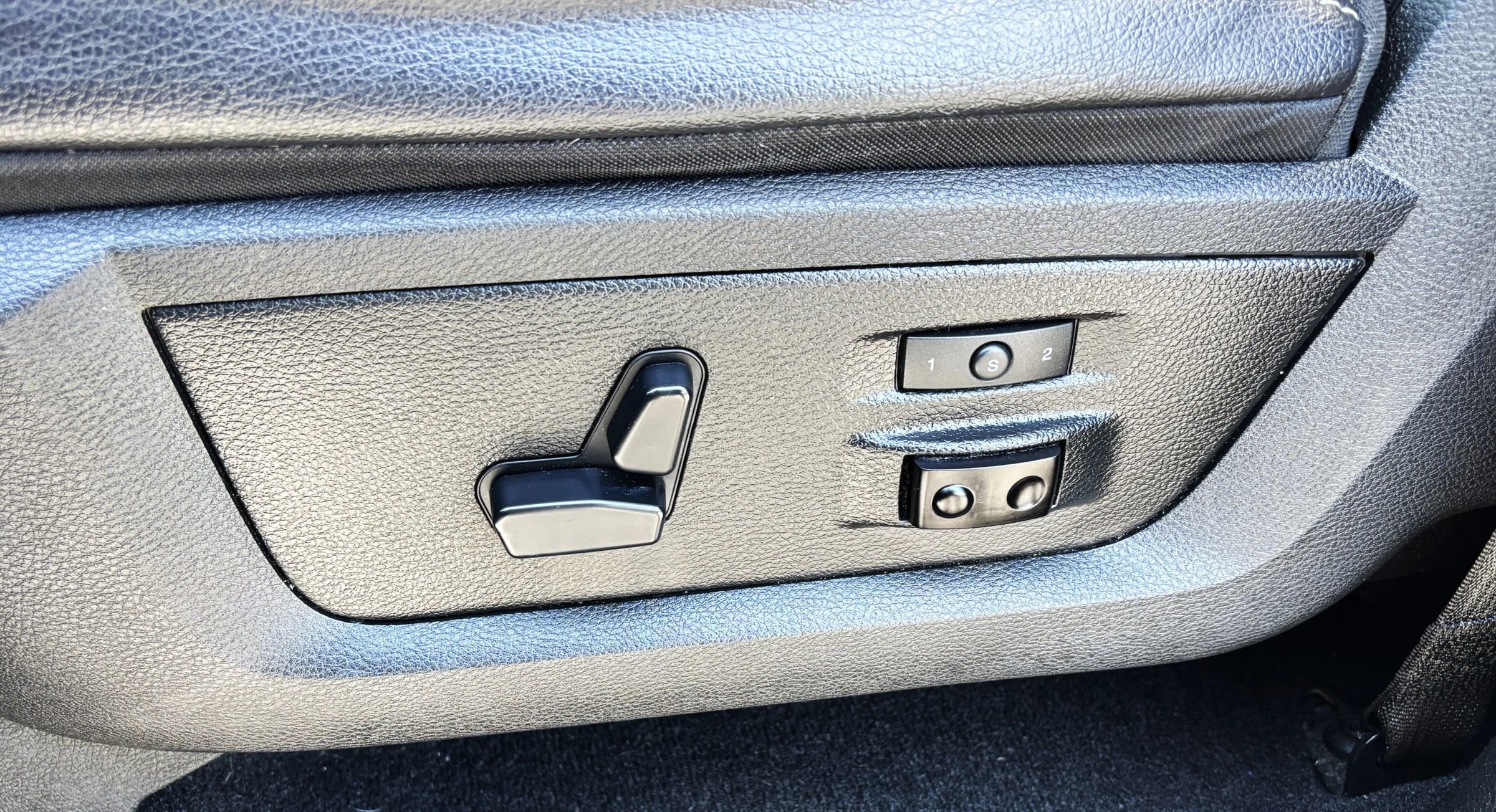 Used 2018 RAM 1500 Laramie w/ Convenience Group image 13