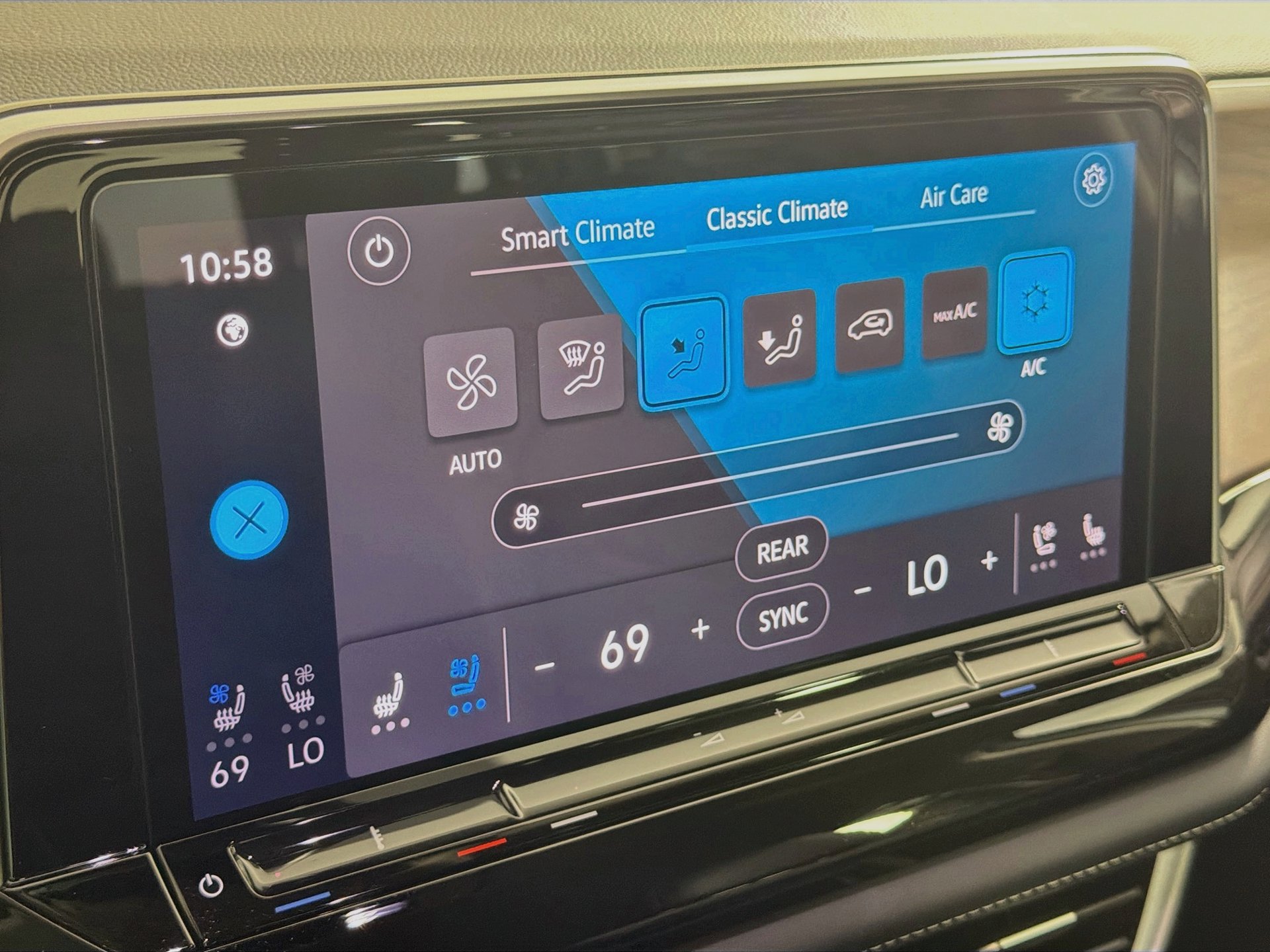 Certified 2026 Volkswagen Atlas SE FWD image 15