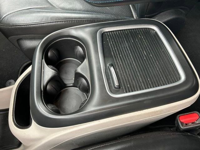 Used 2021 Chrysler Pacifica Touring-L FWD image 27