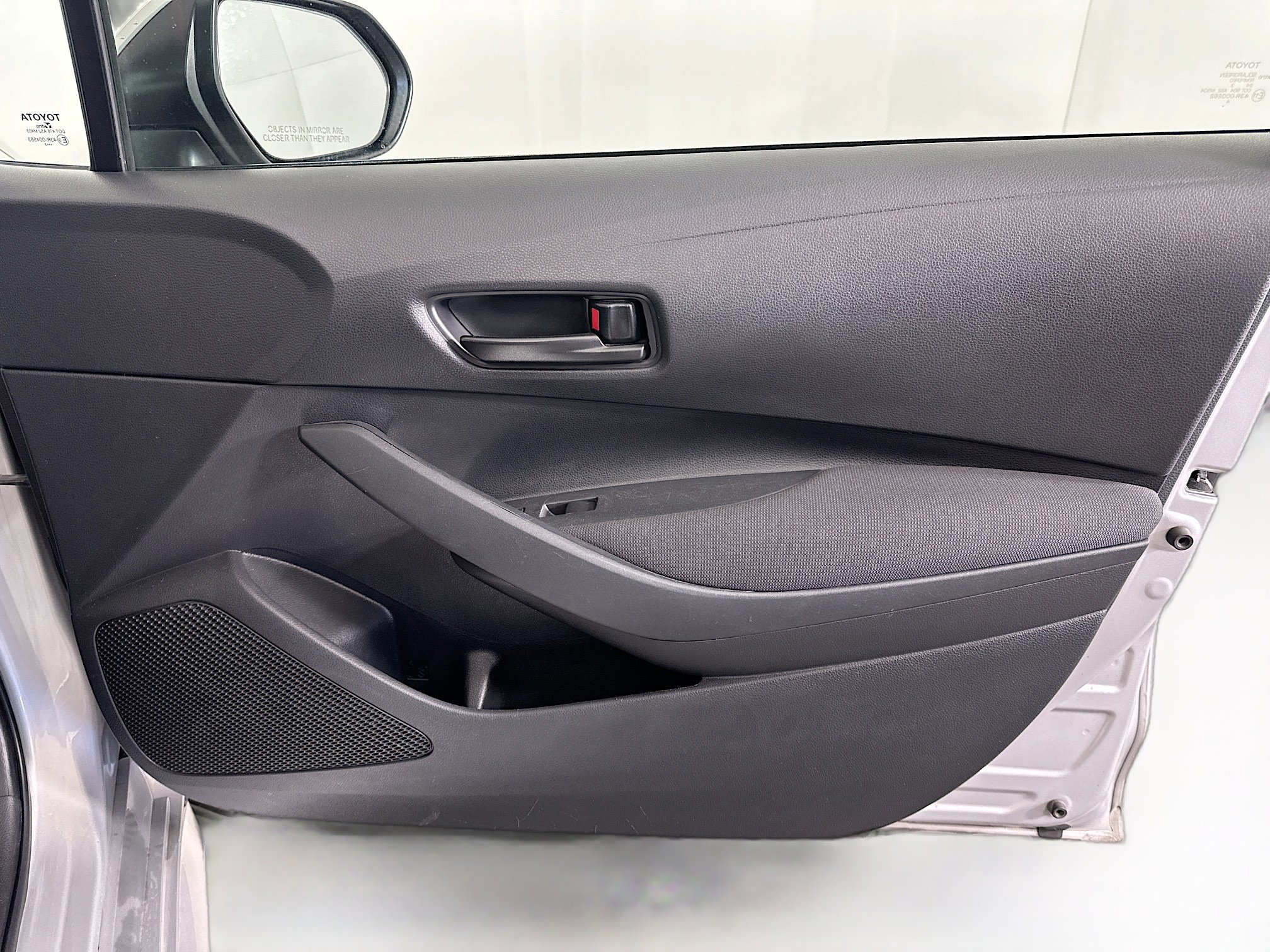 Used 2023 Toyota Corolla LE image 29