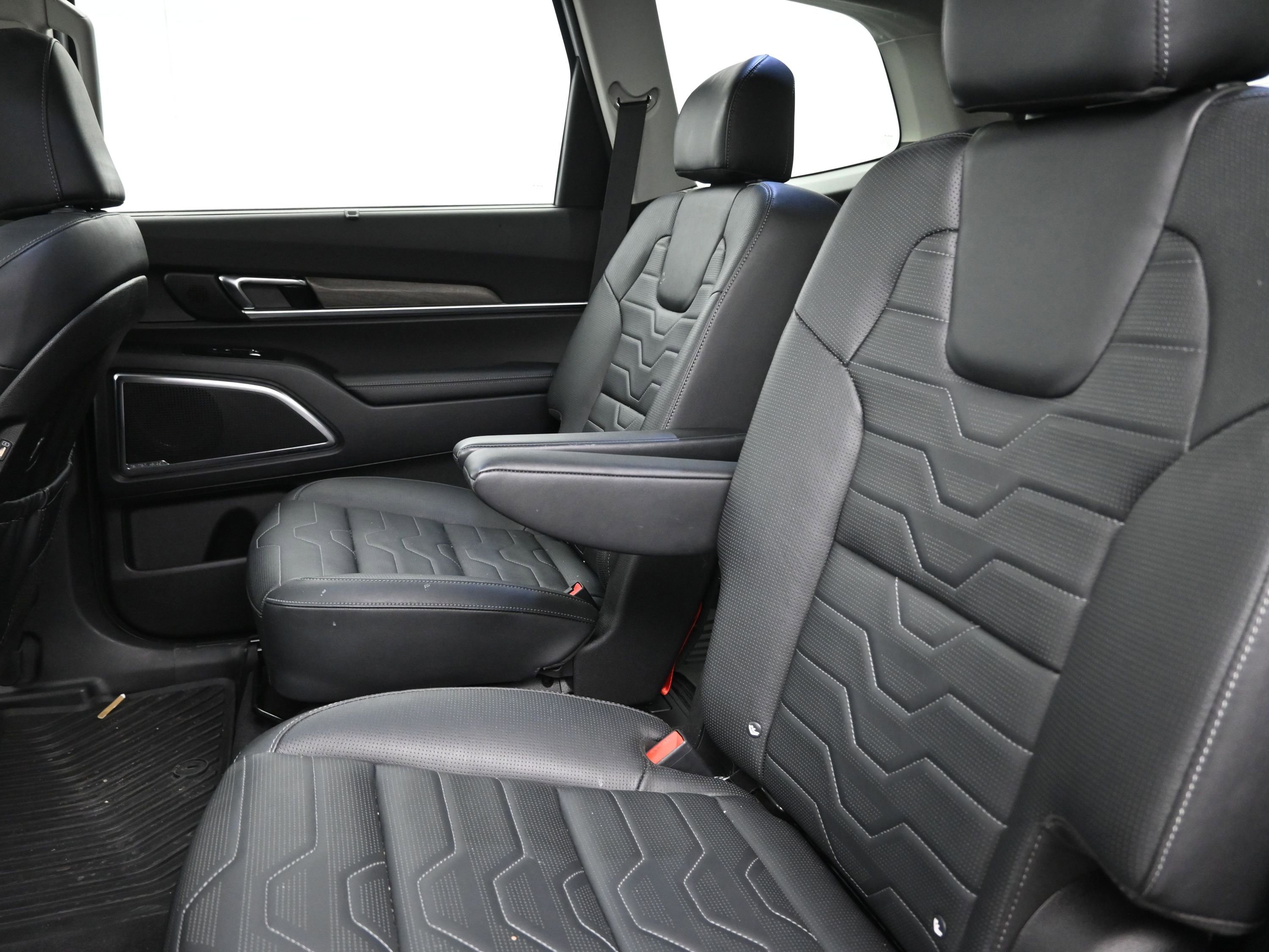 Used 2022 Kia Telluride SX w/ SX Prestige Package image 22