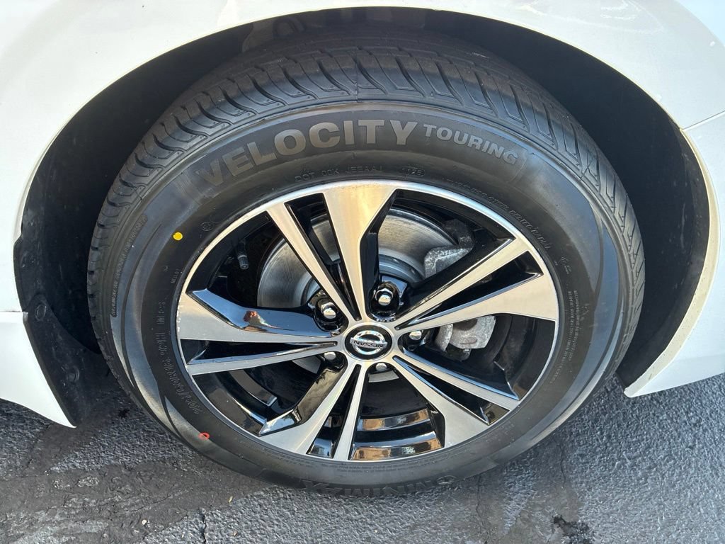 Certified 2023 Nissan Sentra SV FWD image 9