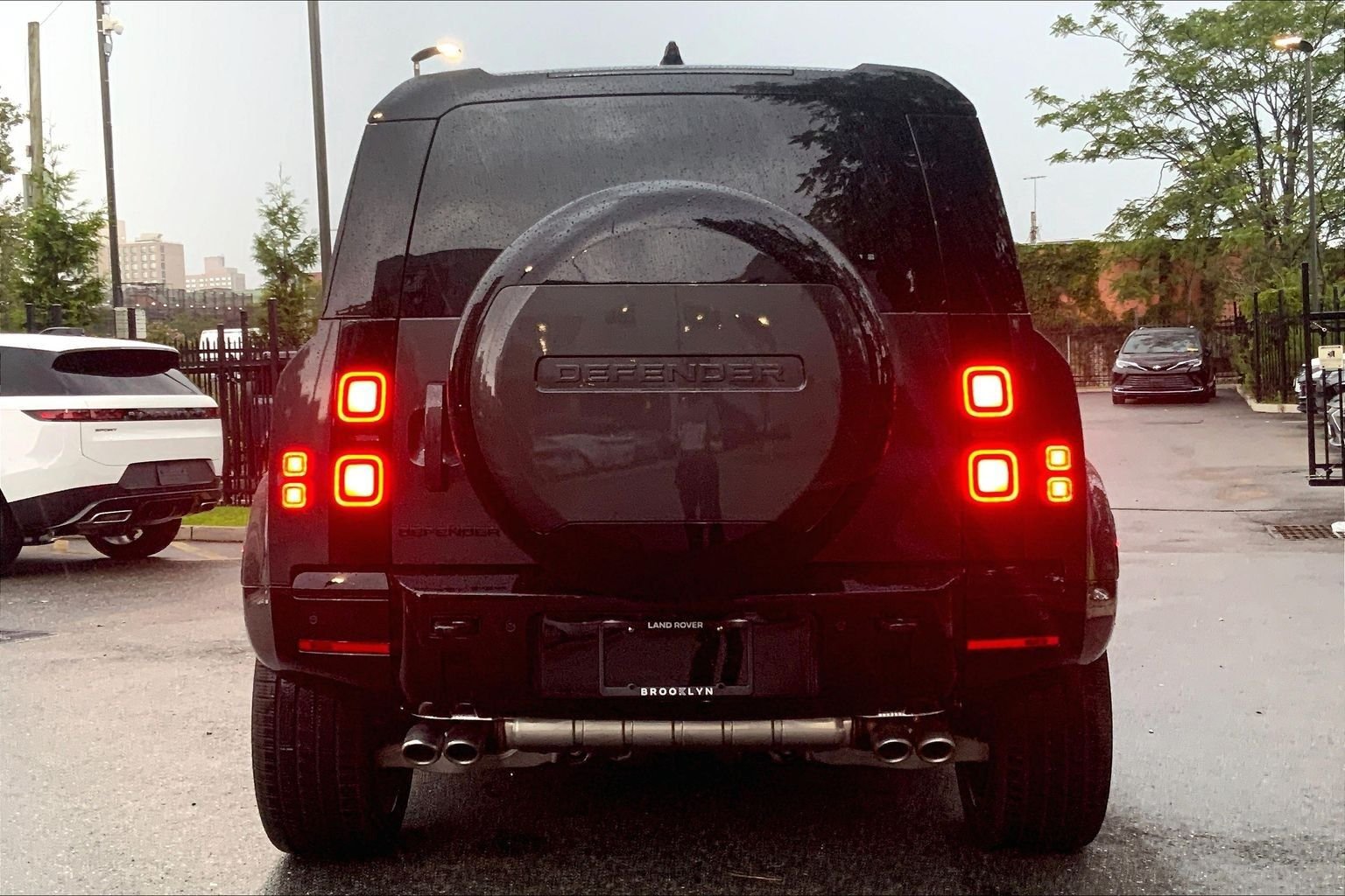 New 2026 Land Rover Defender 90 V8 AWD/4WD image 4