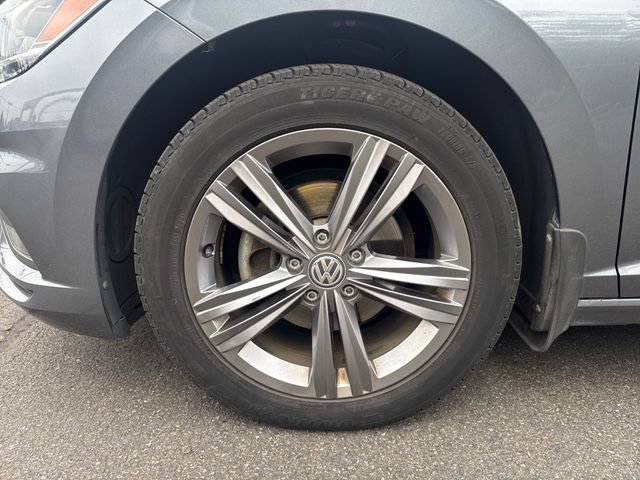 Used 2019 Volkswagen Jetta R-Line w/ R-Line Cold Weather Package FWD image 28