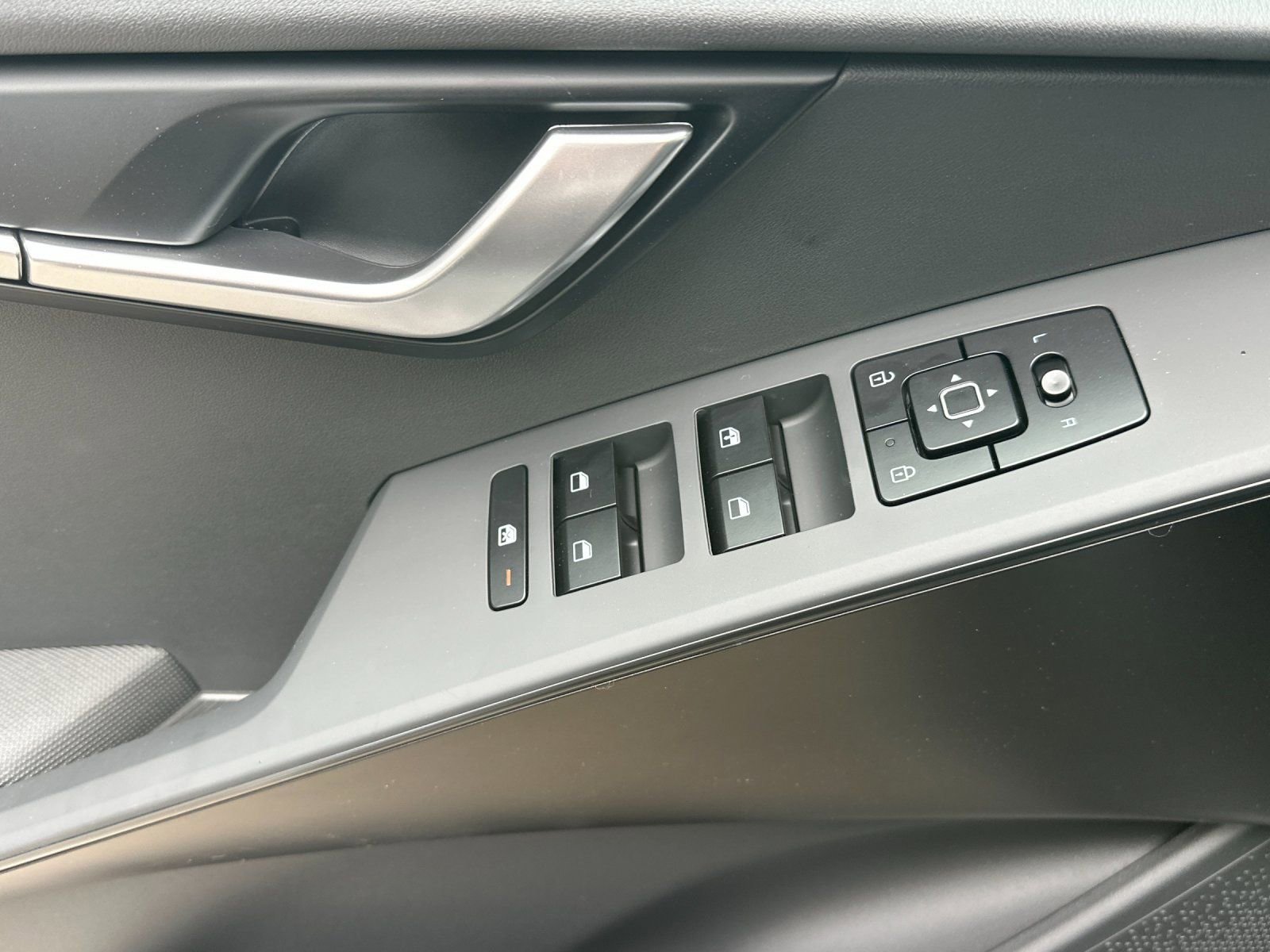 New 2026 Kia Niro LX FWD image 11