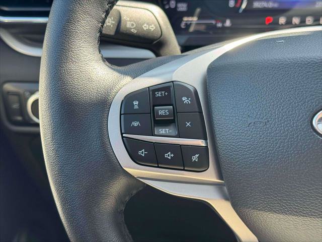 Used 2022 Ford Explorer XLT w/ Equipment Group 202A AWD/4WD image 24