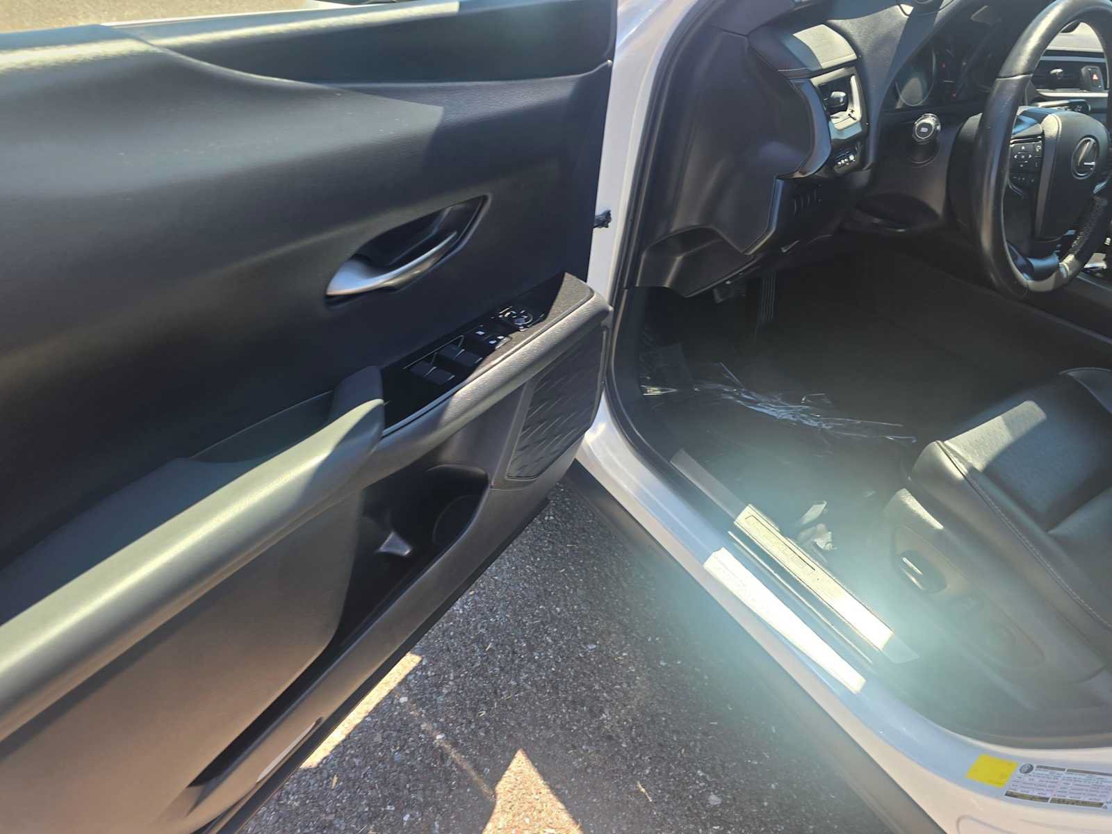 Used 2019 Lexus UX 200 FWD image 20