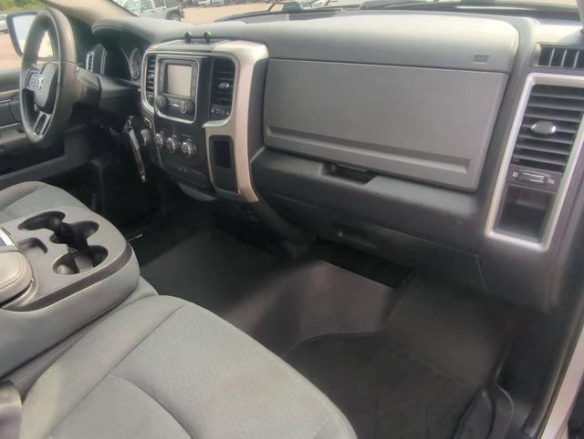 Used 2017 RAM 1500 Classic SLT AWD/4WD image 25