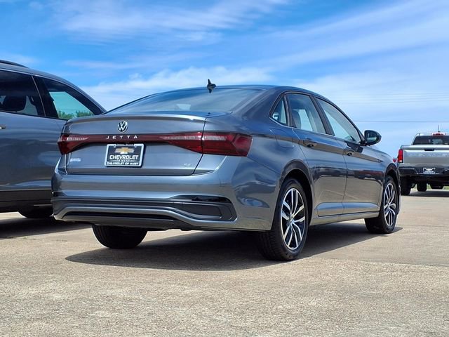 Used 2026 Volkswagen Jetta SE FWD image 5