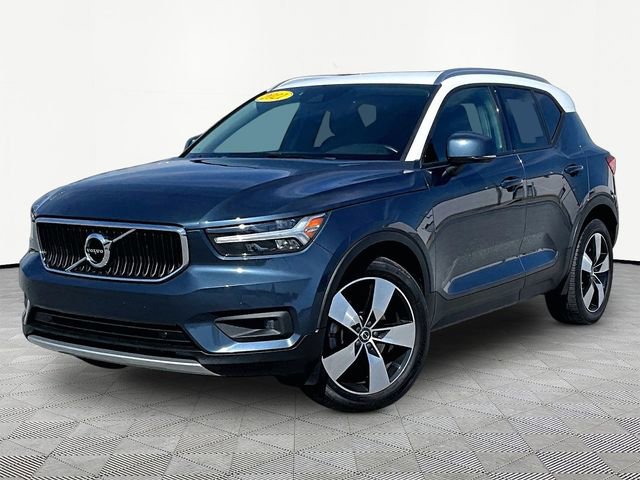 Used 2021 Volvo XC40 T5 Momentum w/ Premium Package image 3