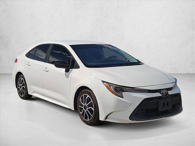 Used 2021 Toyota Corolla LE FWD image 3