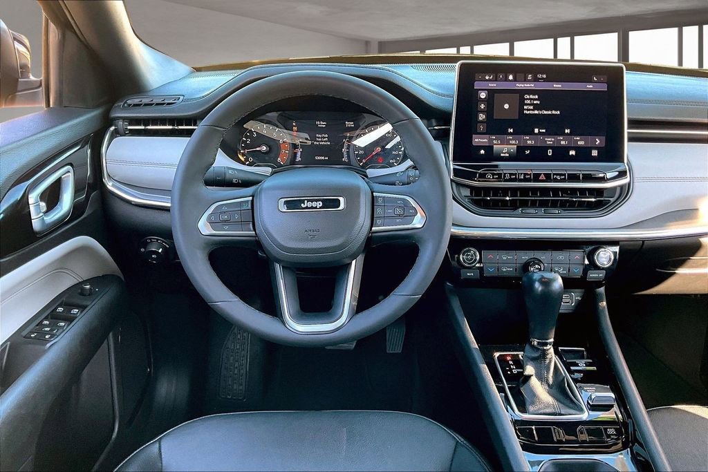 Used 2023 Jeep Compass Limited image 8