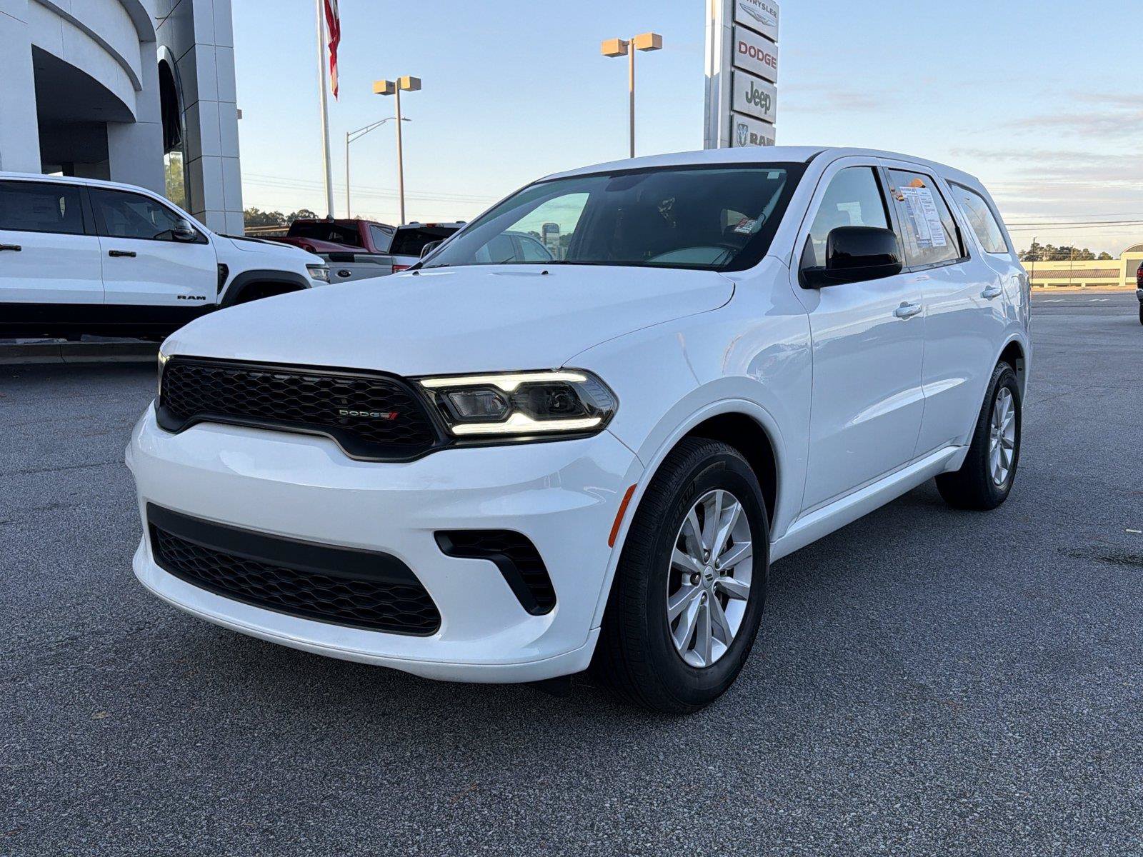 Used 2025 Dodge Durango GT RWD image 2