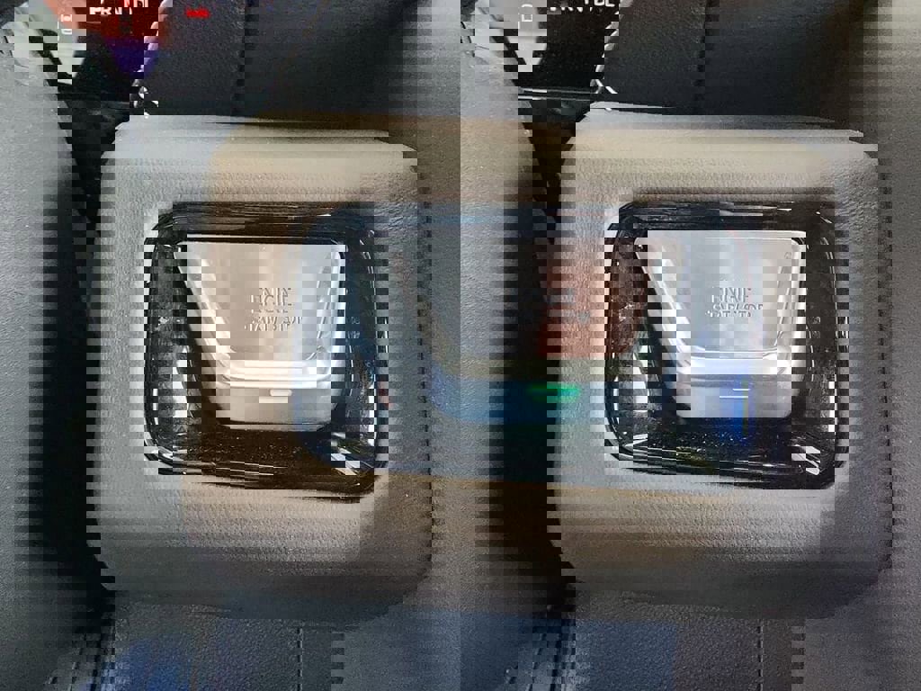 Certified 2025 GMC Yukon Denali Ultimate AWD/4WD image 17