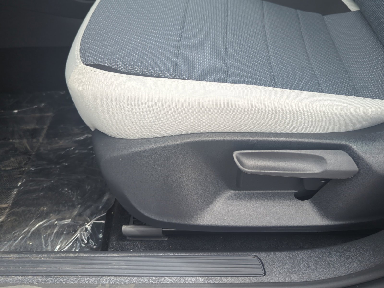 New 2025 Volkswagen Taos S image 14