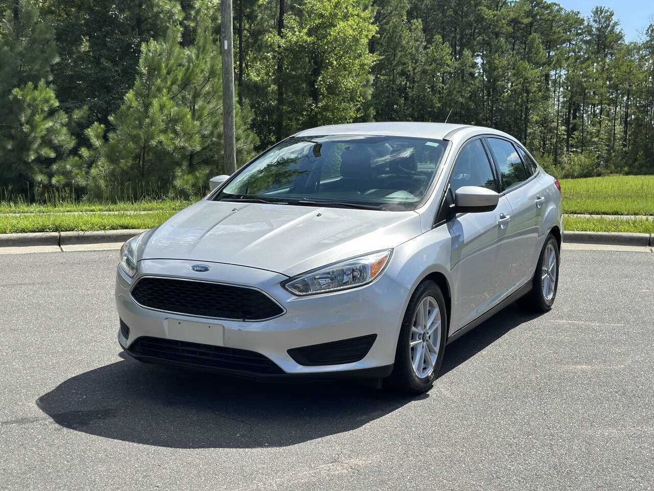 Used 2018 Ford Focus SE image 3