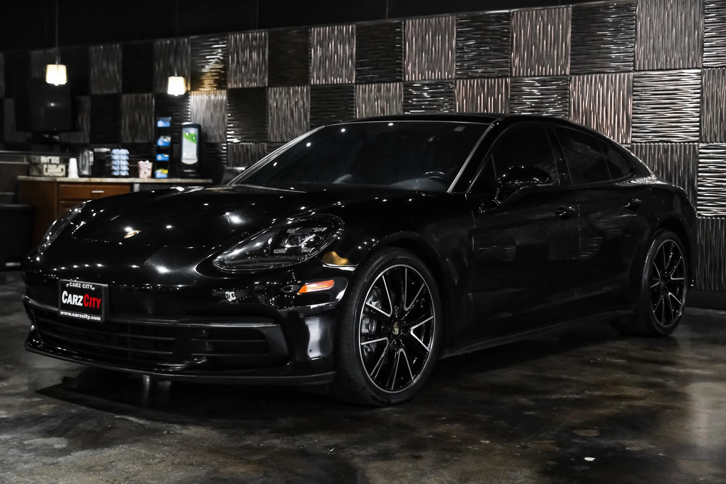 Used 2019 Porsche Panamera 4 AWD/4WD image 7