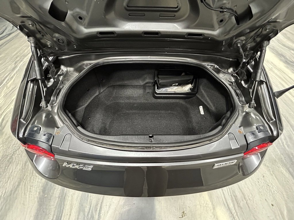 Used 2017 MAZDA MX-5 Miata RF Grand Touring image 36