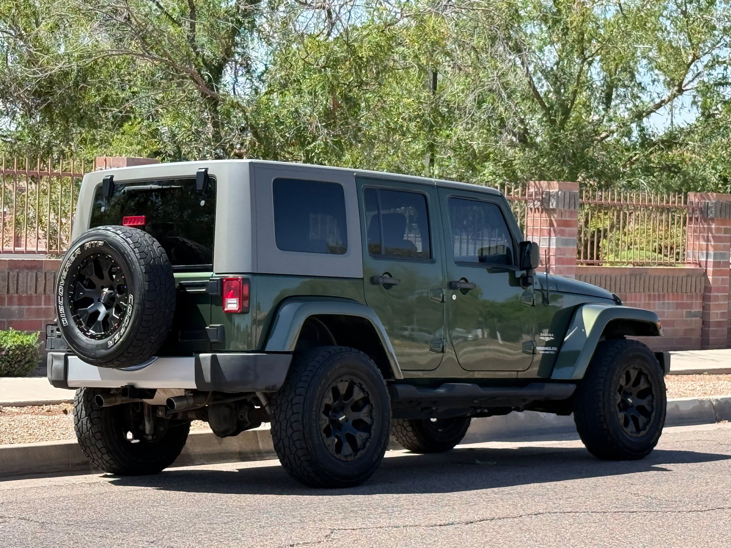 Used 2008 Jeep Wrangler Unlimited Sahara AWD/4WD image 10