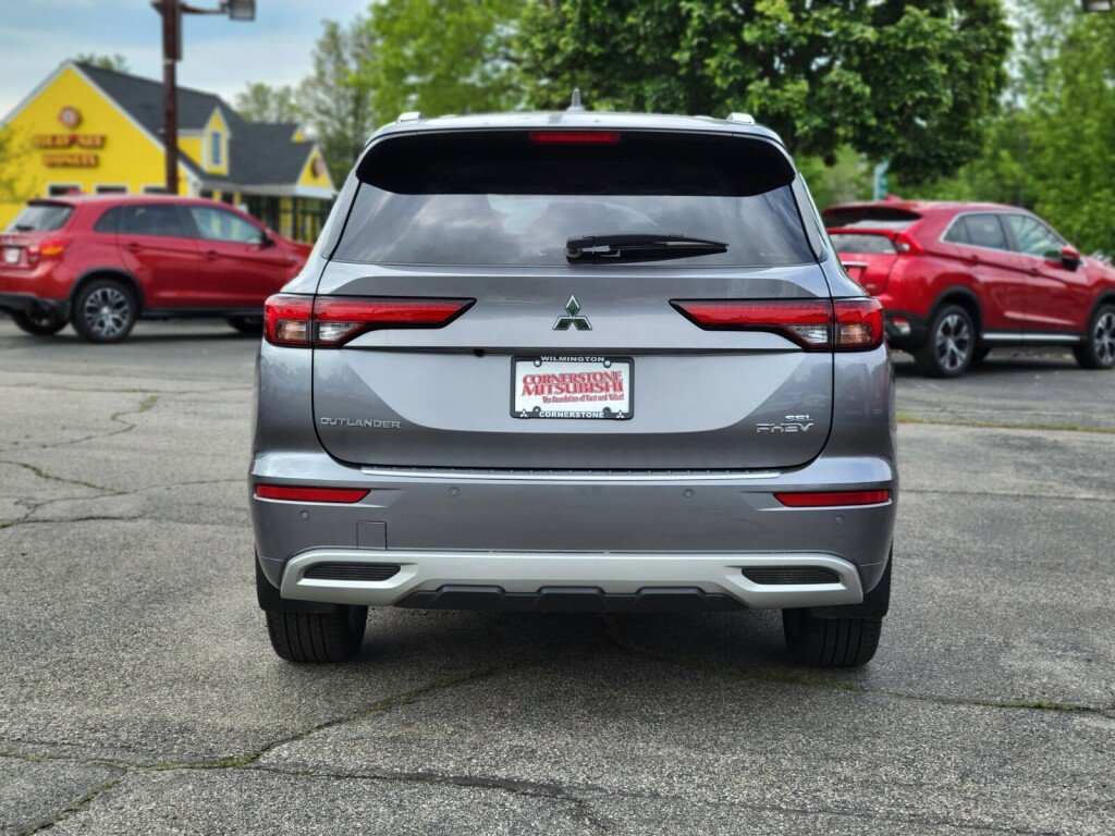 Used 2023 Mitsubishi Outlander SEL image 4