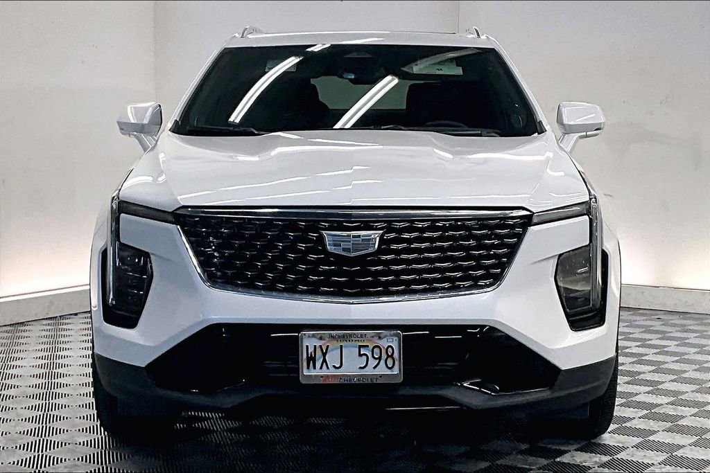 Used 2024 Cadillac XT4 Premium Luxury image 2